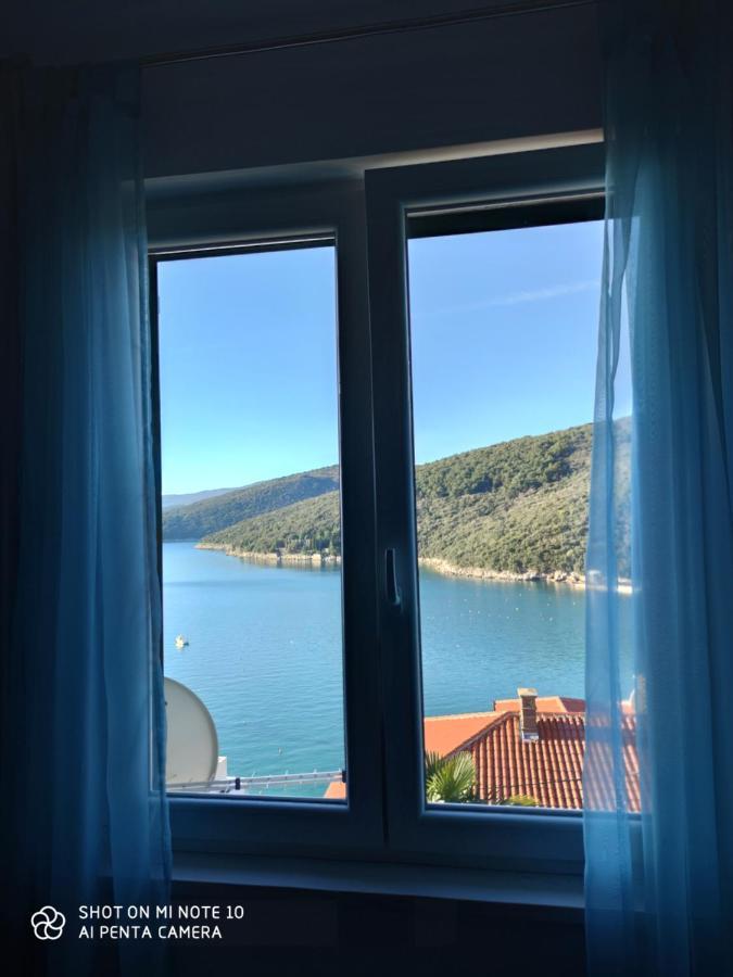 Apartment Noemi With A Direct Beach View ราบัซ ภายนอก รูปภาพ