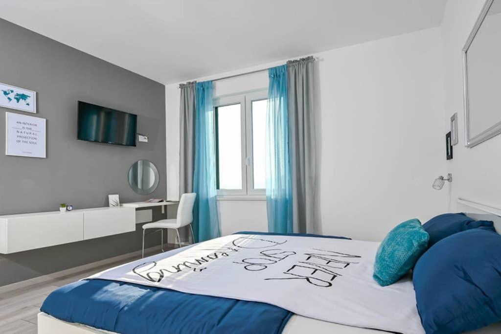 Apartment Noemi With A Direct Beach View ราบัซ ภายนอก รูปภาพ