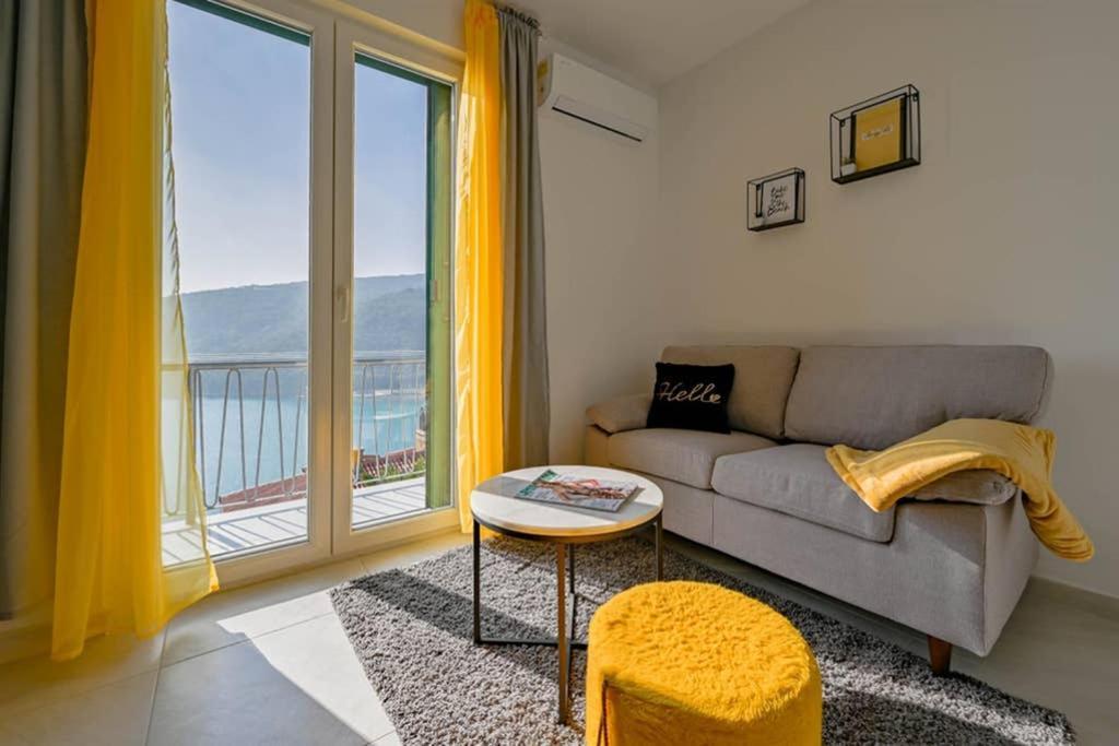 Apartment Noemi With A Direct Beach View ราบัซ ภายนอก รูปภาพ